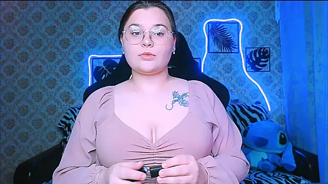 InLoveWithLife26 online show from November 13, 8:08 pm