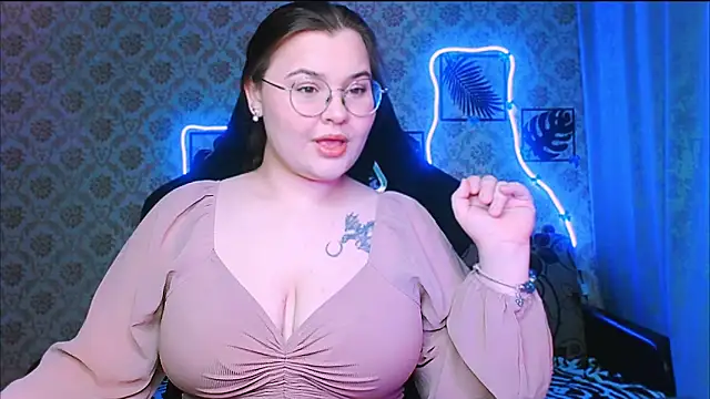 InLoveWithLife26 online show from February 4, 8:14 pm