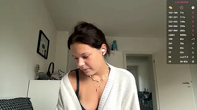 MaydaCornwall online show from October 11, 7:07 am