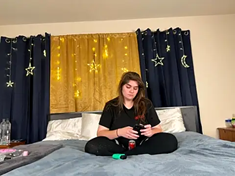 Eliza Kennedy online show from December 4, 12:20 am