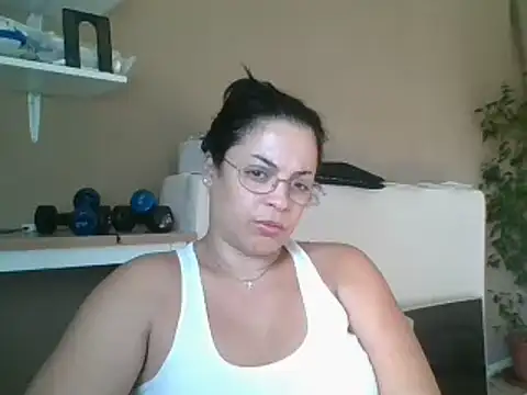 Snapshot of ITALIANASISIXX chatting on July 3, 6:20 am ITALIANASISIXX online show from July 3, 6:20 am