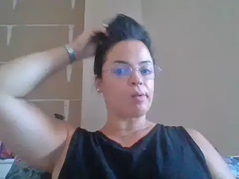 Snapshot of ITALIANASISIXX chatting on July 5, 7:37 am ITALIANASISIXX online show from July 5, 7:37 am