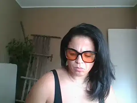 Snapshot of ITALIANASISIXX chatting on July 24, 7:50 am ITALIANASISIXX online show from July 24, 7:50 am