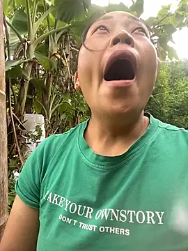 Snapshot of Lai005 chatting on October 11, 1:05 am Lai005 online show from October 11, 1:05 am