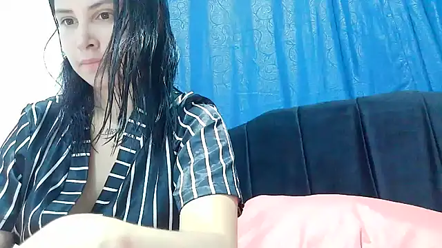 Snapshot of katy_lenah chatting on September 16, 2:34 am katy lenah online show from September 16, 2:34 am