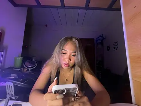 Snapshot of PinayLina18 chatting on July 7, 4:00 pm PinayLina18 online show from July 7, 4:00 pm