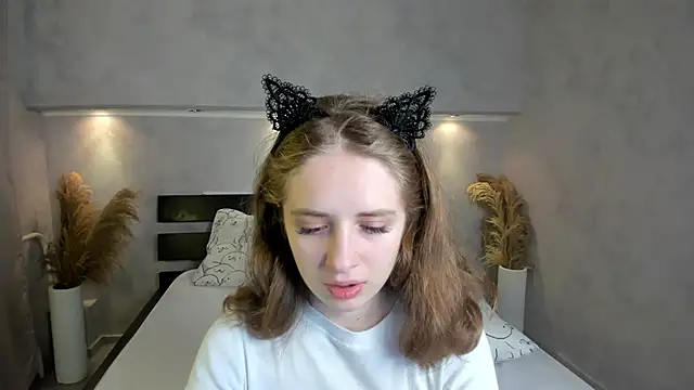 Camilla Kelly online show from October 9, 1:14 am