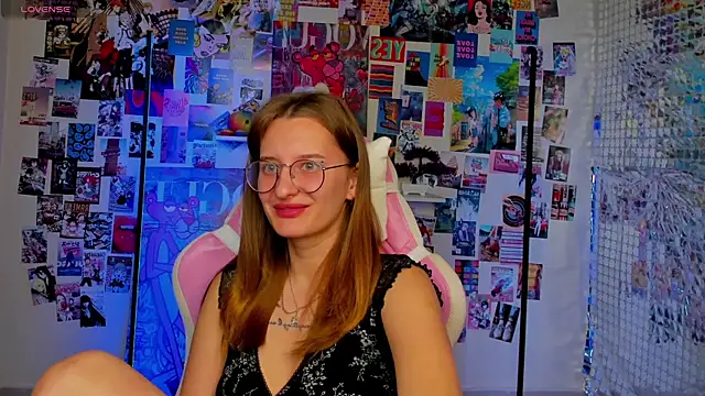 Maryyy May online show from September 29, 4:34 pm