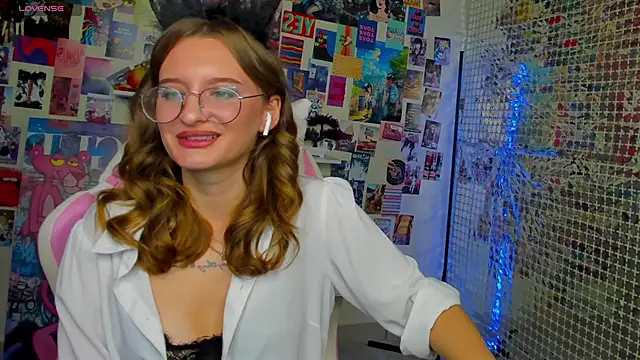 Maryyy May online show from September 30, 4:34 pm
