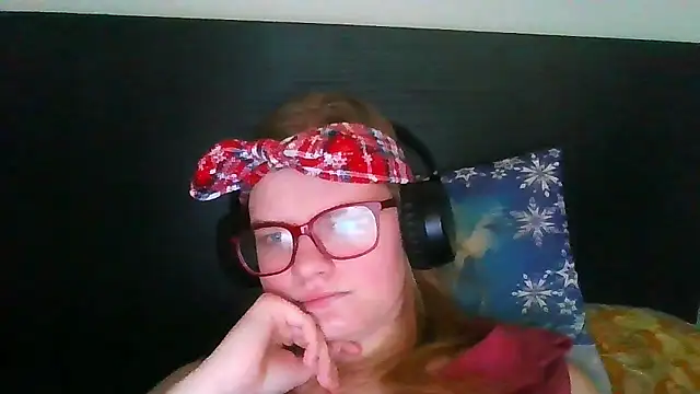 Moonolighta online show from October 29, 9:44 am