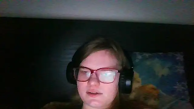 Moonolighta online show from December 15, 11:03 am