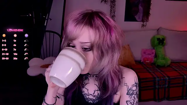 Lollyshy online show from November 25, 10:15 am