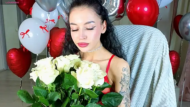 Alexa   Hill online show from September 30, 11:10 pm