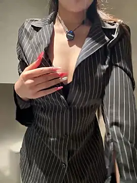 jiajia L online show from March 23, 9:24 am