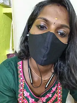 Snapshot of Honey_rosetamil chatting on June 10, 7:02 pm Honey rosetamil online show from June 10, 7:02 pm