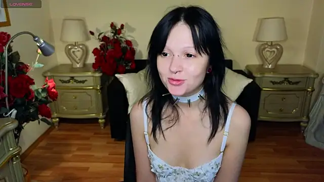 mimi purrs online show from October 1, 4:40 am