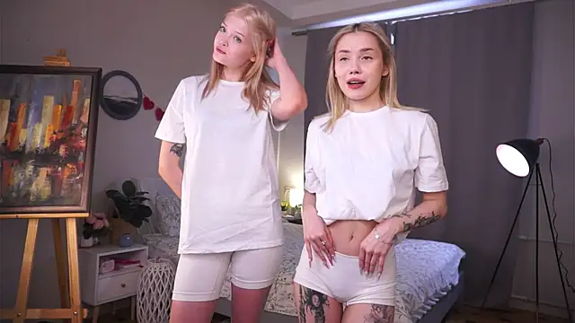 Snapshot of LilianBenskin chatting on February 27, 6:57 am LilianBenskin online show from February 27, 6:57 am