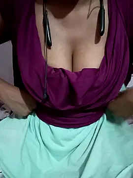 kaviyaponnu0987 online show from March 22, 10:29 am