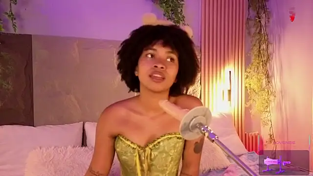 Snapshot of Lolalewis777 chatting on January 7, 8:44 pm Lolalewis777 online show from January 7, 8:44 pm