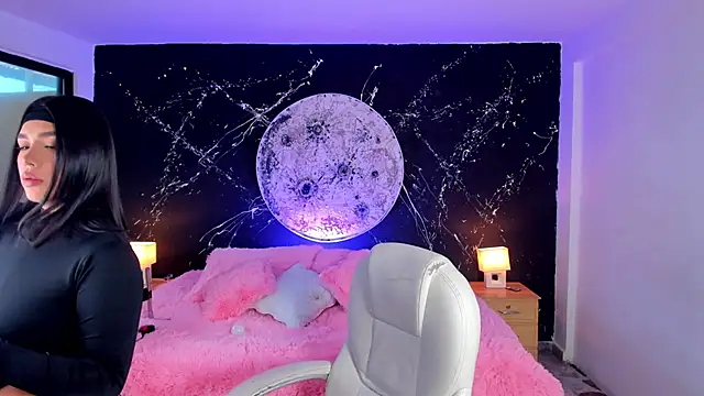 Snapshot of ShaniaDaniels chatting on October 18, 9:15 pm ShaniaDaniels online show from October 18, 9:15 pm