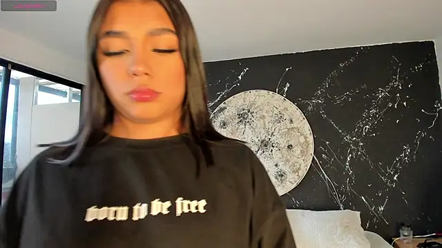 Snapshot of ShaniaDaniels chatting on November 17, 10:15 pm ShaniaDaniels online show from November 17, 10:15 pm