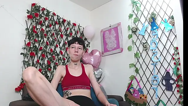 LiamBrown09 online show from April 13, 7:19 pm