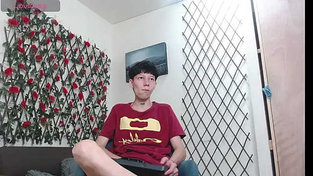 LiamBrown09 online show from May 14, 7:31 pm