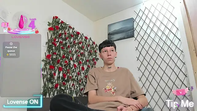 LiamBrown09 online show from June 16, 7:49 pm