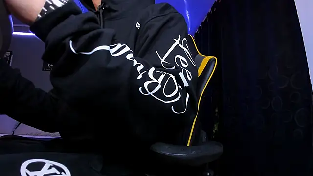 alexgiraldo   online show from December 4, 12:25 pm