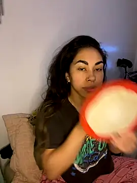 Snapshot of jessens144 chatting on October 9, 2:42 am jessens144 online show from October 9, 2:42 am