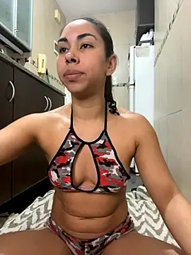 Snapshot of jessens144 chatting on November 19, 3:50 am jessens144 online show from November 19, 3:50 am