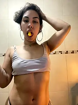 Snapshot of jessens144 chatting on November 23, 4:34 am jessens144 online show from November 23, 4:34 am