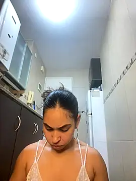 Snapshot of jessens144 chatting on November 25, 4:01 am jessens144 online show from November 25, 4:01 am