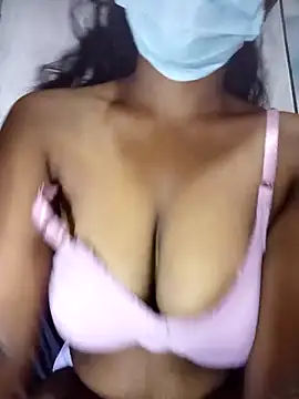 Snapshot of MickMicky chatting on October 18, 1:19 am MickMicky online show from October 18, 1:19 am