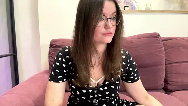 Snapshot of mia_shine_bright_wow chatting on September 16, 3:29 am mia shine bright wow online show from September 16, 3:29 am