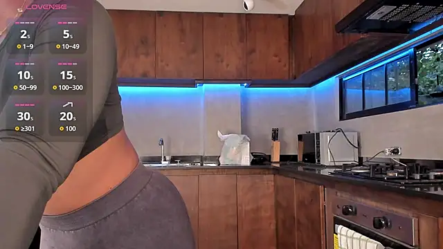 alisonn moon online show from October 17, 10:45 pm