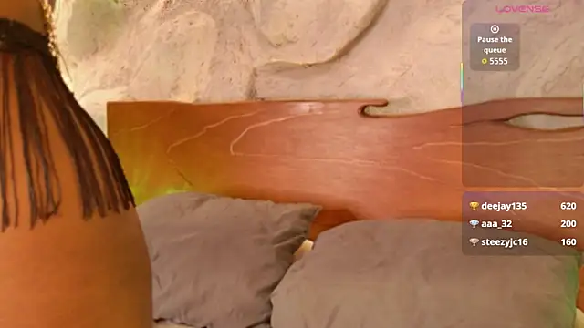 Snapshot of alisonn_moon chatting on February 1, 12:26 pm alisonn moon online show from February 1, 12:26 pm