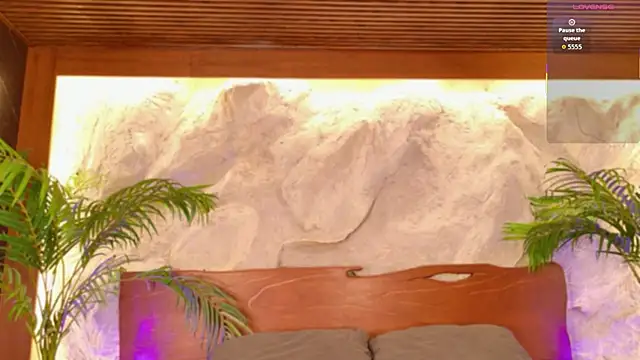 Snapshot of alisonn_moon chatting on February 18, 10:50 pm alisonn moon online show from February 18, 10:50 pm