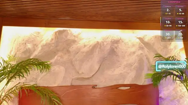 Snapshot of alisonn_moon chatting on February 19, 10:06 pm alisonn moon online show from February 19, 10:06 pm