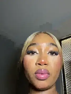 Snapshot of alisonn_moon chatting on March 1, 4:53 pm alisonn moon online show from March 1, 4:53 pm