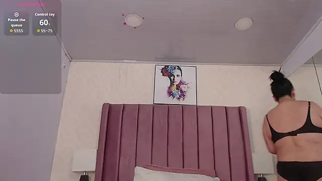 Snapshot of AriannaAdames chatting on June 20, 1:47 pm AriannaAdames online show from June 20, 1:47 pm