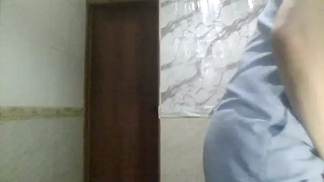 Snapshot of MiyaHottie chatting on March 3, 3:34 am MiyaHottie online show from March 3, 3:34 am