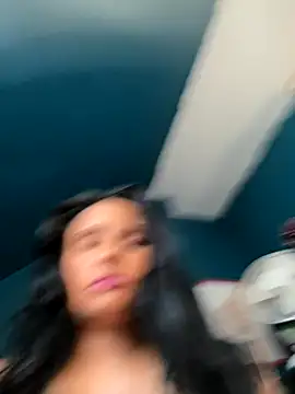 Snapshot of Angelaarayexx chatting on November 6, 11:33 am Angelaarayexx online show from November 6, 11:33 am