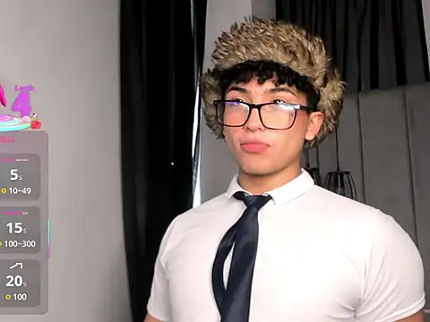 Snapshot of Valentin0_3 chatting on October 27, 11:58 am Valentin0 3 online show from October 27, 11:58 am