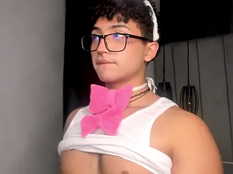 Snapshot of Valentin0_3 chatting on October 31, 11:55 am Valentin0 3 online show from October 31, 11:55 am