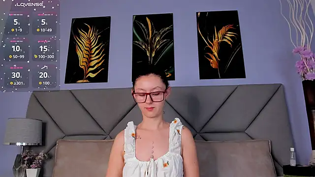 Snapshot of samara_goals chatting on November 25, 1:00 pm samara goals online show from November 25, 1:00 pm