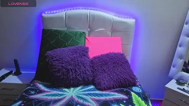 elapetitie online show from January 17, 6:51 am