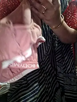 indianhotwife639 online show from February 9, 9:02 am