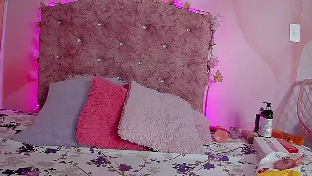 Mila grace  online show from November 25, 6:41 pm