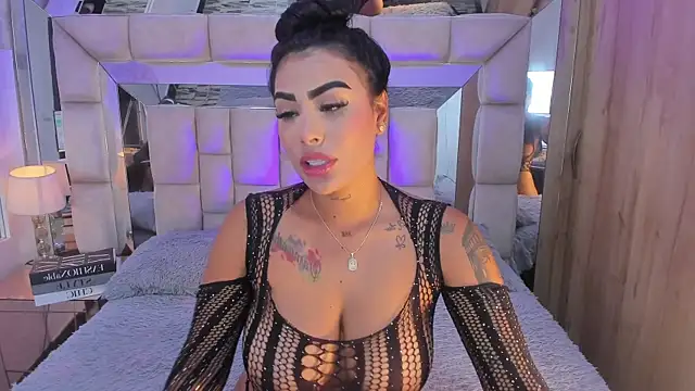 MaddyGray  online show from September 20, 6:20 pm